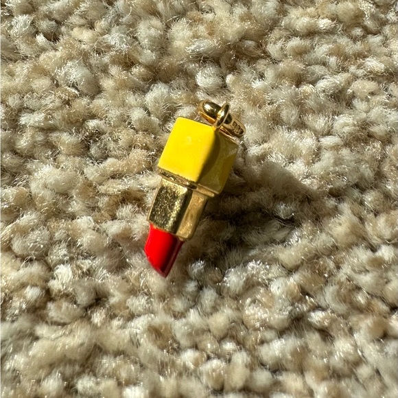 Vintage lipstick charm - Picture 4 of 9